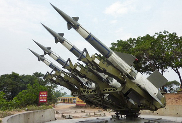 Tên lửa phòng không Việt Nam (Kỳ 1): Dùng SAM-2 “trị” B-52 - Ảnh 2.