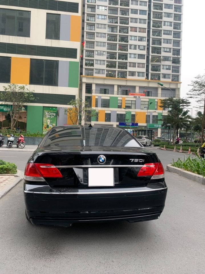 Bán gấp BMW 750i giá chưa tới 400 triệu, chủ xe chia sẻ: 'Xe mới, máy móc chưa từng sửa chữa' - Ảnh 2.