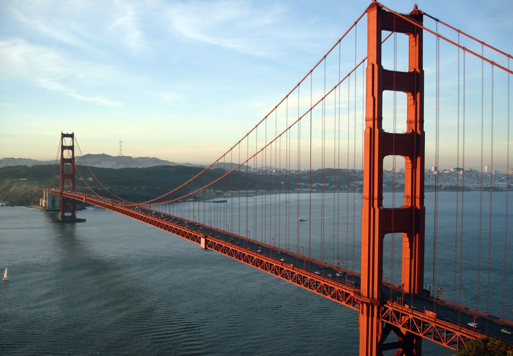 Loạt cây cầu được xây dựng với giá hàng tỷ USD - Ảnh 1.
