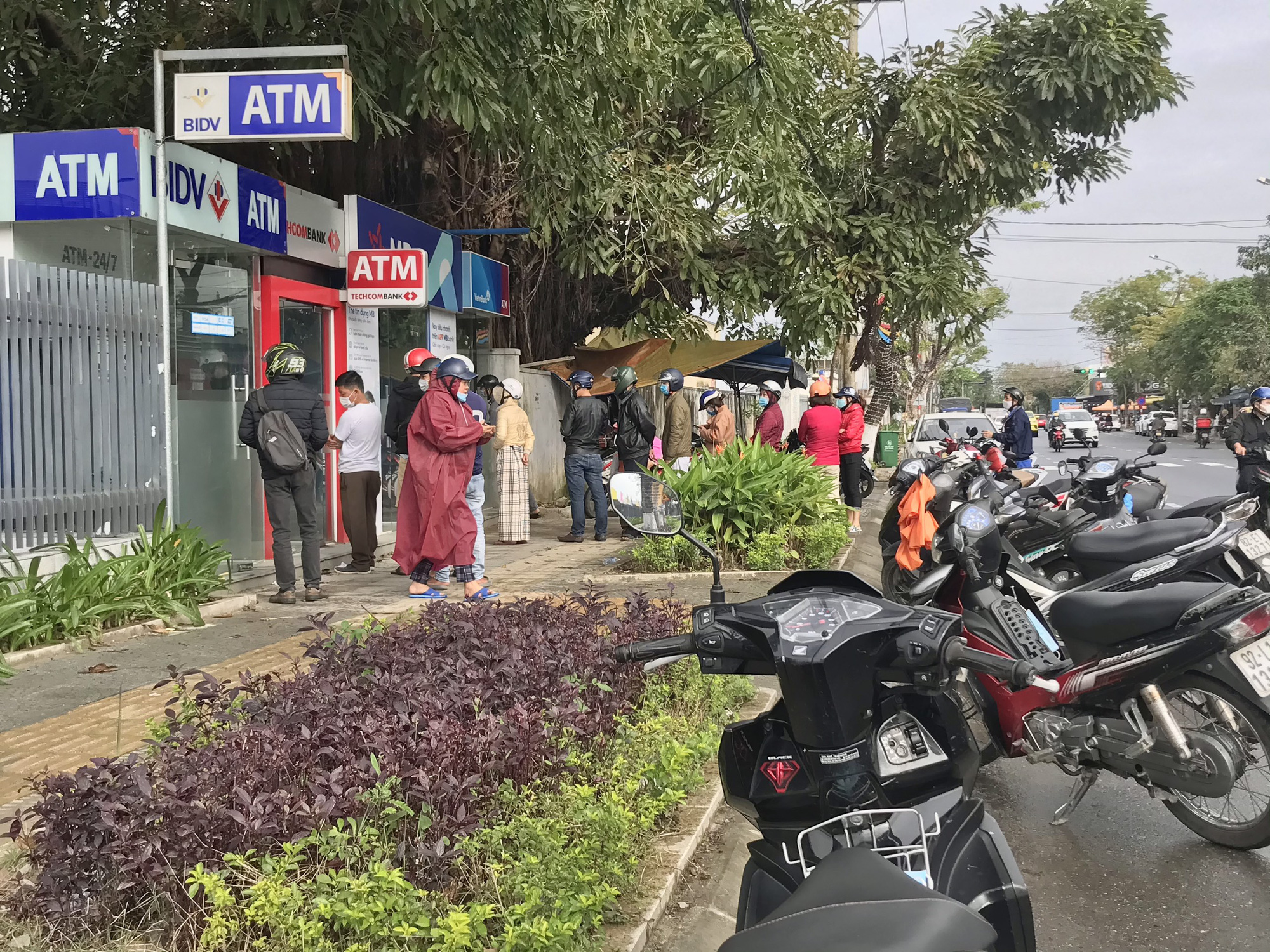 Đà Nẵng: Lại hát điệp khúc gần Tết ATM hết tiền - Ảnh 2.