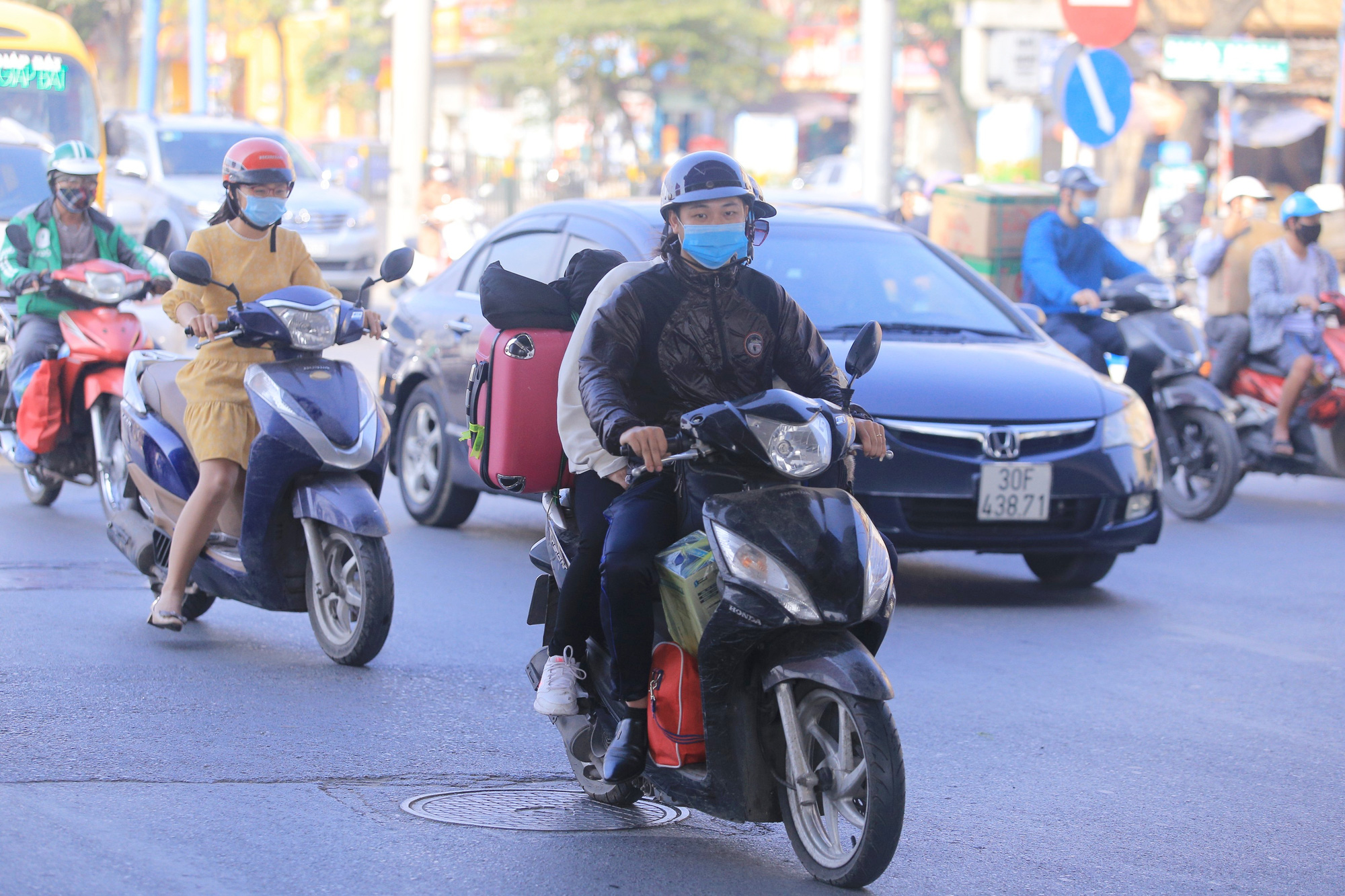 Cảnh bến xe đìu hiu ngày giáp Tết, tài xế ngán ngẩm: “Tôi chạy xe 37 năm, chưa năm nào vắng khách như vậy” - Ảnh 15.