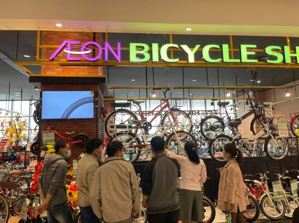 AEON MALL khuyến mại &quot;khủng&quot; cho khách hàng mua xe đạp trợ lực điện Wiibike dịp Tết - Ảnh 2.