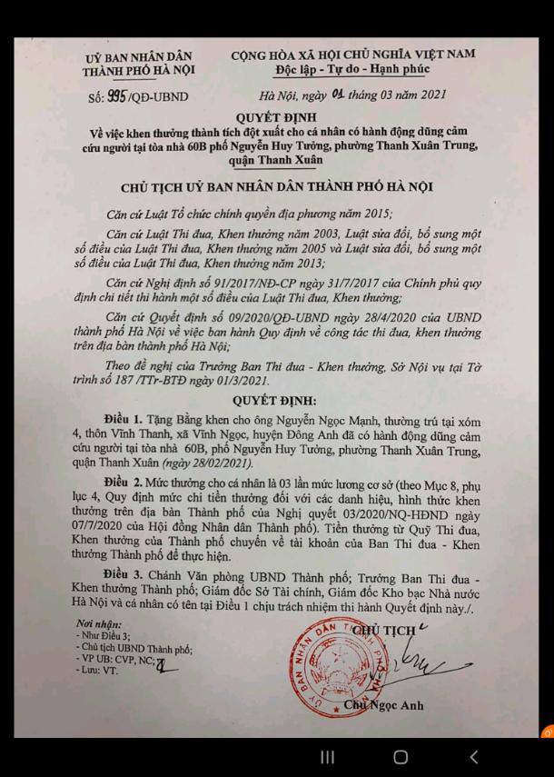 Chủ tịch TP Hà Nội quyết định tặng Bằng khen &quot;người hùng&quot; xả thân cứu bé gái 3 tuổi rơi từ tầng 13 chung cư - Ảnh 1.