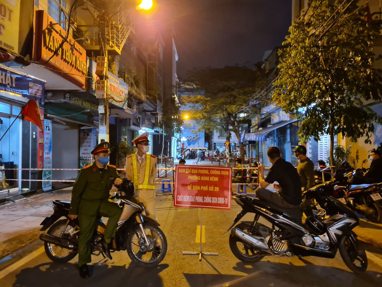 Hải Phòng: Truy tìm những người tiếp xúc gần 2 ca bệnh  nhiễm vi rút SARS-COV-2 ở đường Nguyễn Công Trứ - Ảnh 1.