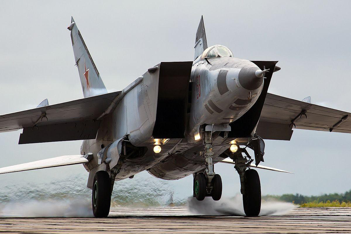 MiG-25 Liên Xô trốn sang Nhật (kỳ 3): Siêu tiêm kích khiến phương Tây “đứng ngồi không yên” - Ảnh 18.