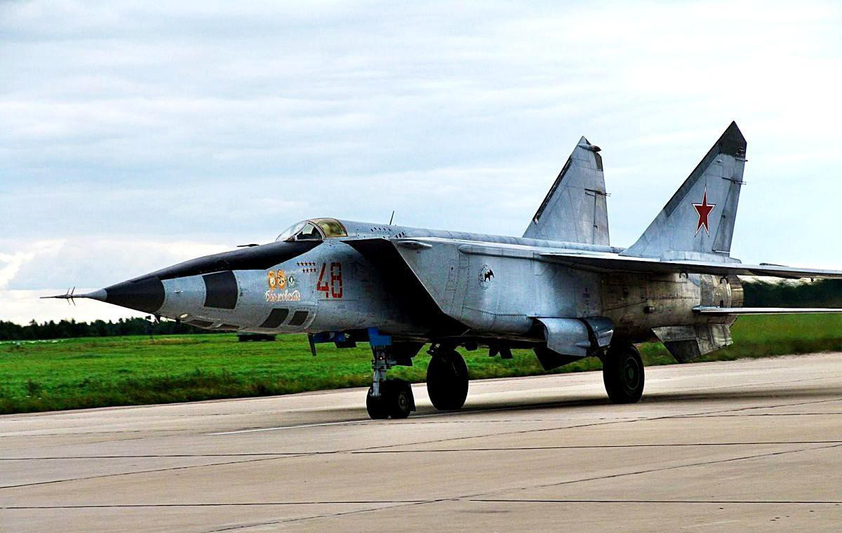 MiG-25 Liên Xô trốn sang Nhật (kỳ 3): Siêu tiêm kích khiến phương Tây “đứng ngồi không yên” - Ảnh 3.