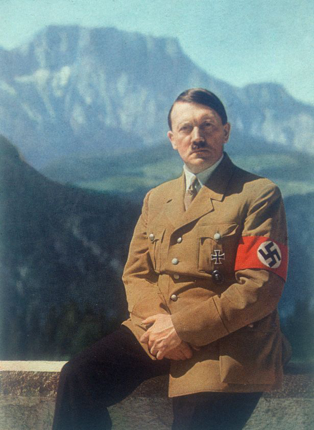 Hitler thật sự đã trốn thoát bằng cách... phẫu thuật thẩm mỹ? - Ảnh 3.