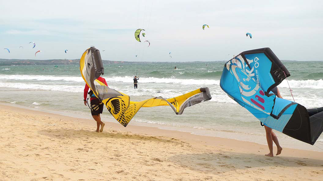 Du lịch trải nghiệm lướt ván diều với giá 150.000đ/h trên biển Bình Thuận - Ảnh 2.