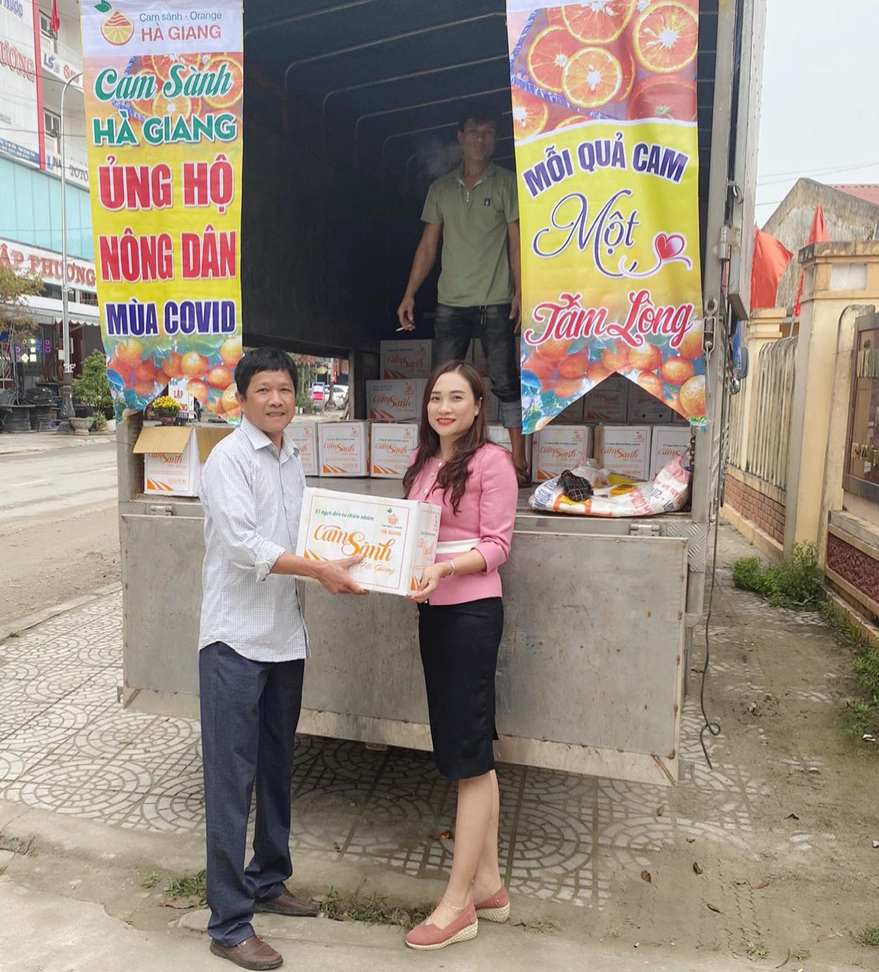 Quảng Bình: Bán hết veo hơn 20 tấn cam sành cho nông dân Hà Giang  - Ảnh 2.