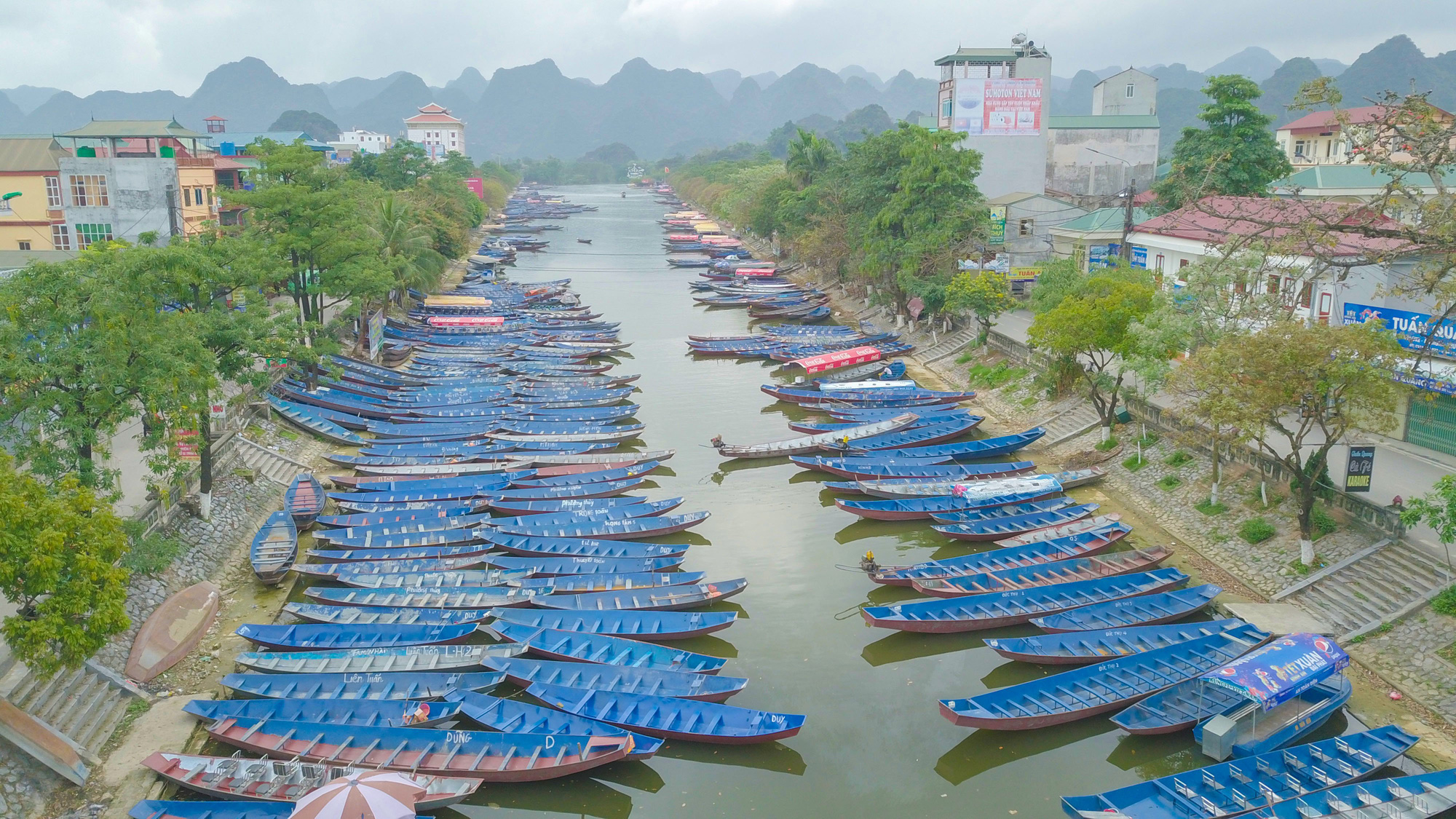 Người dân chùa Hương sung sướng trước ngày mở cửa đón khách: “Với chúng tôi giờ mới thực sự là Tết” - Ảnh 1.