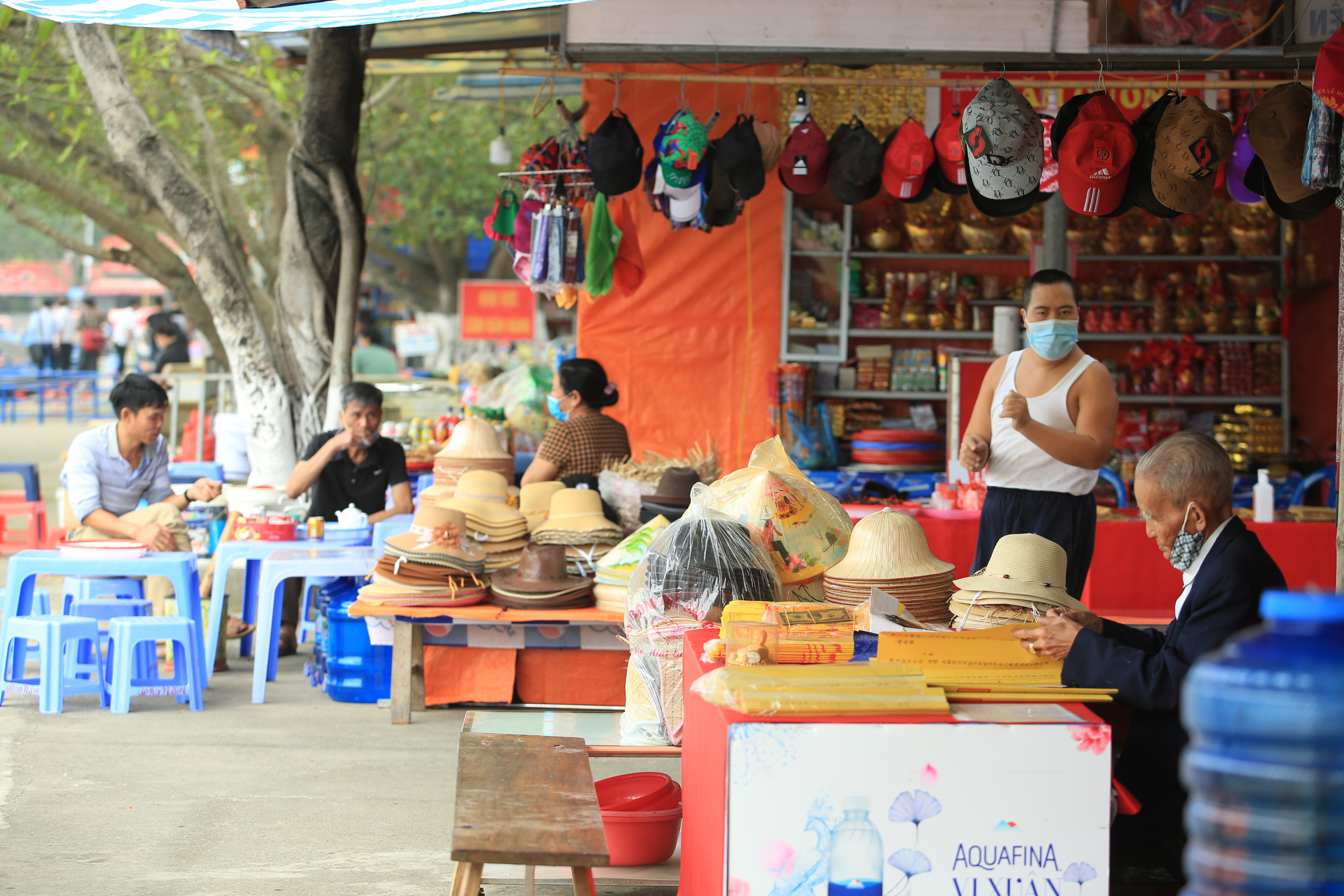 Người dân chùa Hương sung sướng trước ngày mở cửa đón khách: “Với chúng tôi giờ mới thực sự là Tết” - Ảnh 6.