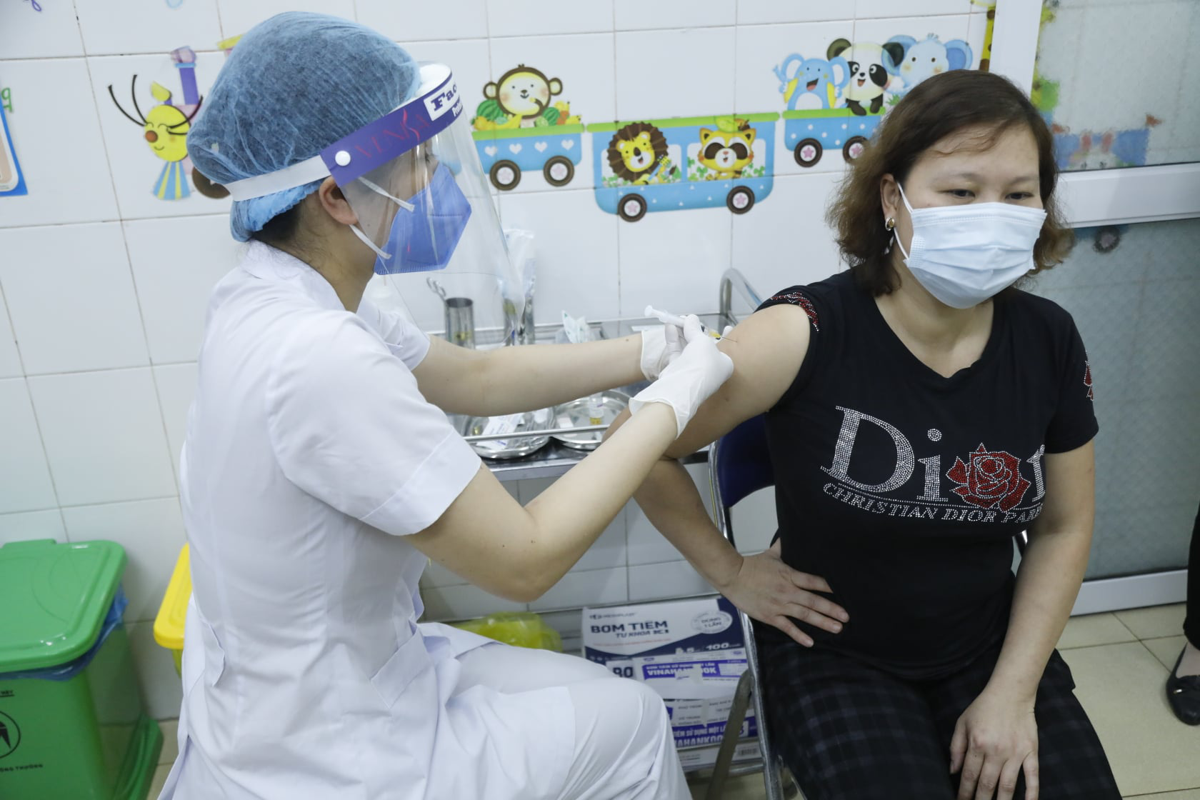60 triệu liều vắc xin Covid-19 về Việt Nam được cung ứng thế nào?  - Ảnh 1.