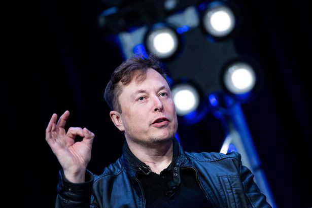 Elon Musk kiếm thêm 17,9 tỷ Bảng chỉ trong một ngày sau khi cổ phiếu Tesla tăng vọt - Ảnh 2.