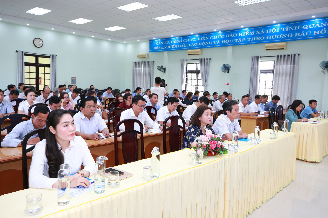 Quảng Nam: Bảo hiểm xã hội và Hội Nông dân tỉnh phối hợp triển khai BHXH, BHYT cho nông dân - Ảnh 2.