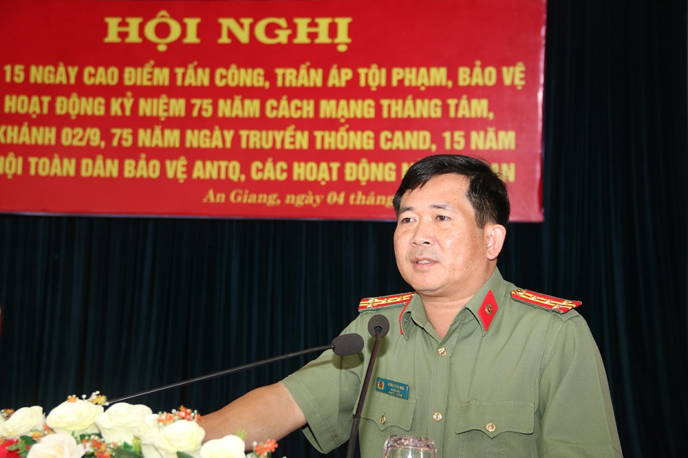 Những &quot;cú đấm thép&quot; của Giám đốc công an bị tội phạm dùng 20 tỉ &quot;chạy&quot; điều chuyển - Ảnh 2.