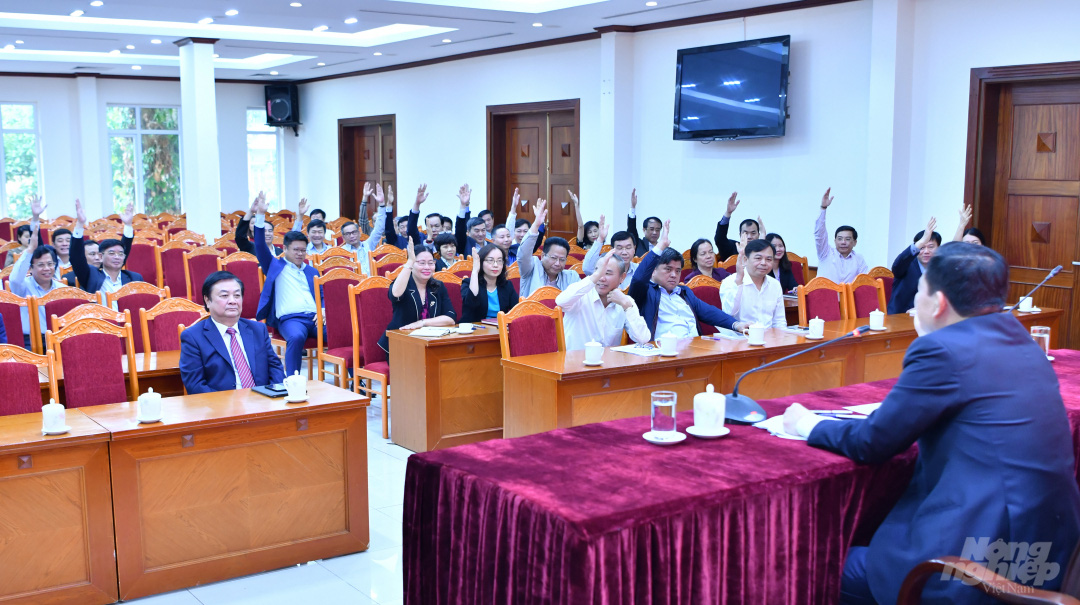 Thứ trưởng Lê Minh Hoan và Vụ trưởng Pháp chế được Bộ NNPTNT giới thiệu ứng cử đại biểu Quốc hội - Ảnh 1.