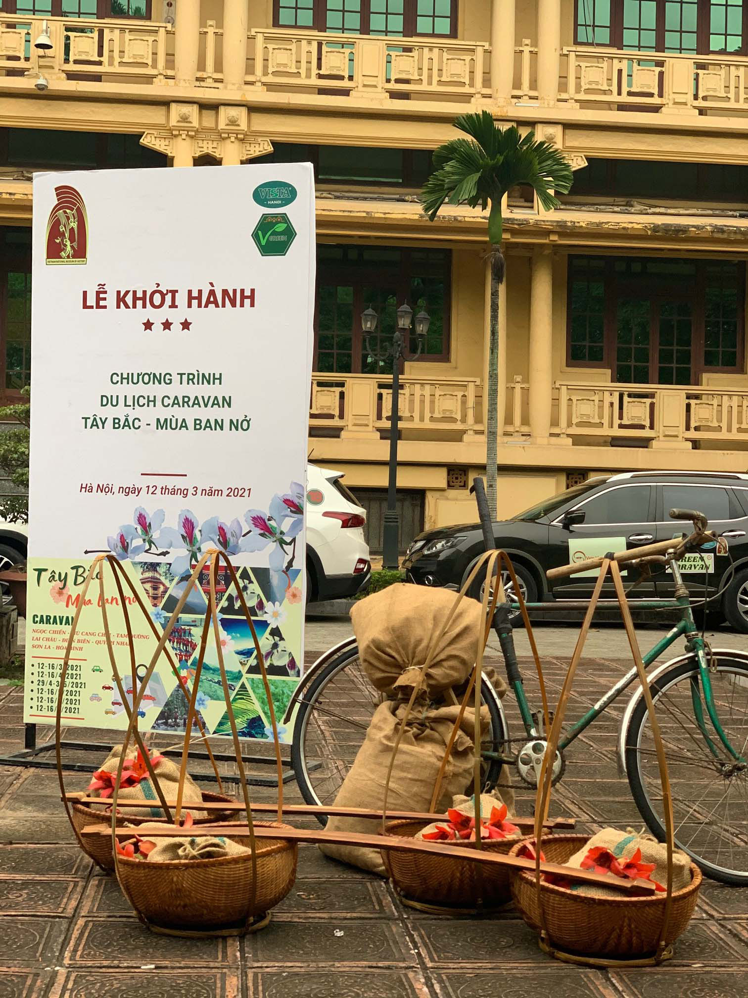 Tour du lịch Tây Bắc: Tự lái xe trải nghiệm, thách thức không nhỏ về ý thức giao thông - Ảnh 4.