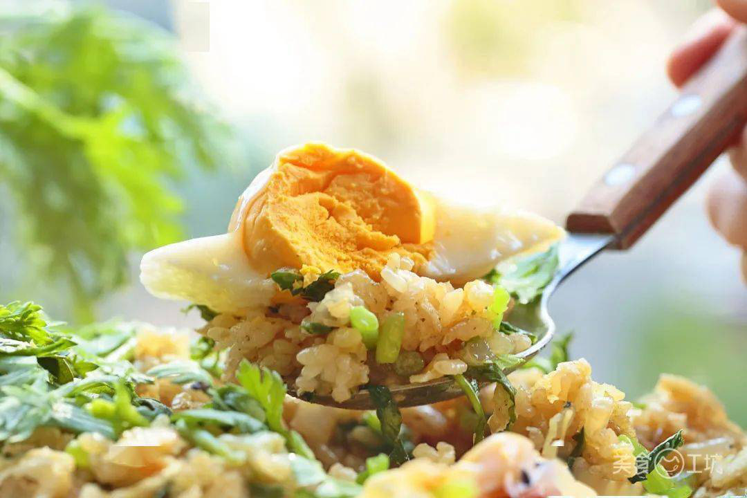 Cơm rang trứng với snack khoai tây, thử thách bạn không nên bỏ qua - Ảnh 19.