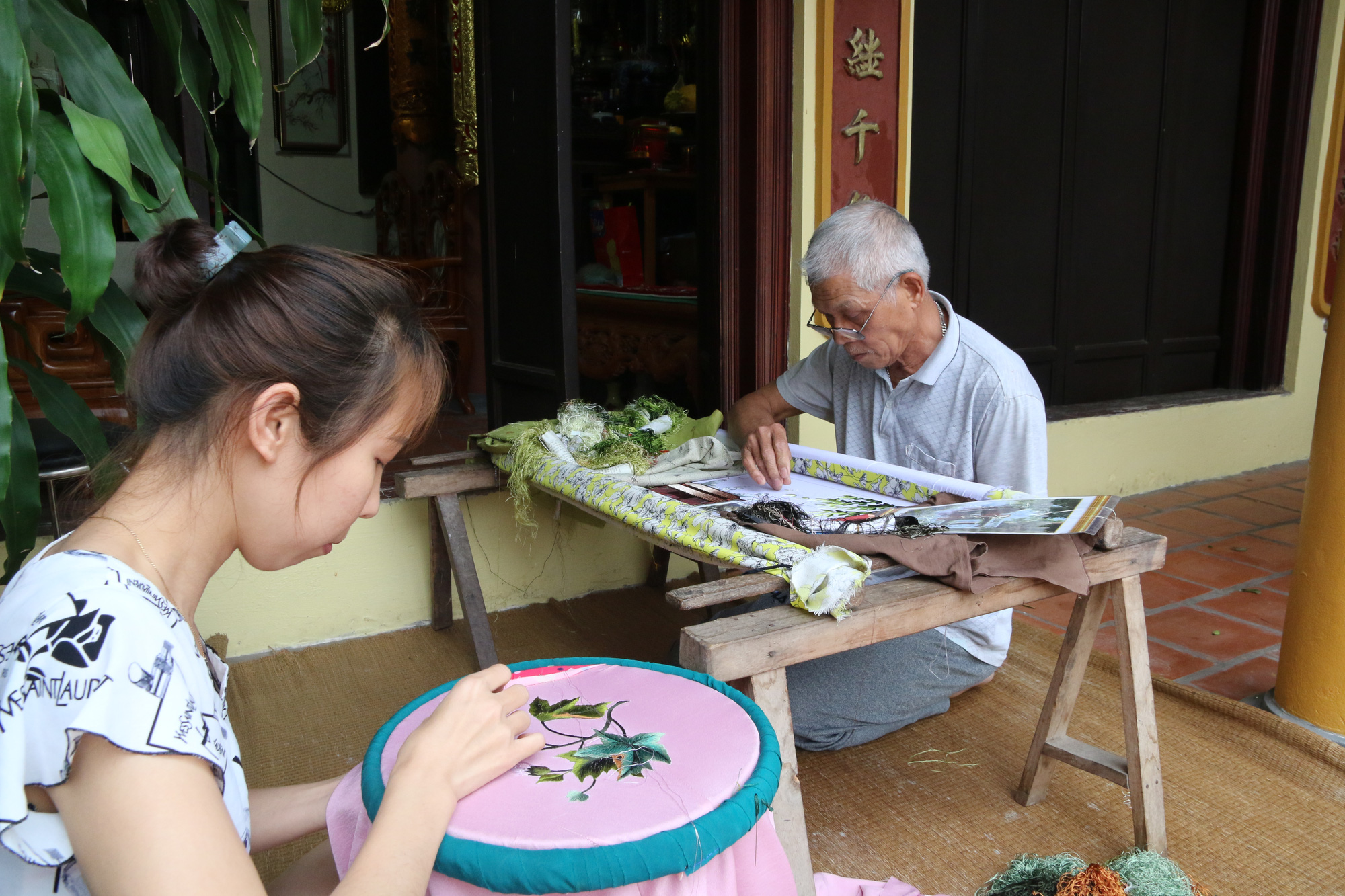 Về ngôi làng nổi tiếng nhờ se chỉ luồn kim gặp “cao nhân cuối cùng” - Ảnh 4.