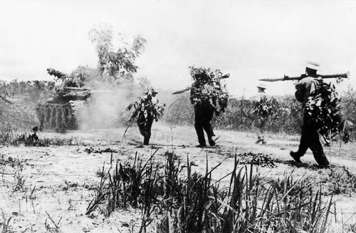 Xe tăng Việt Nam quét sạch quân thù trong lần đầu xuất kích ở Làng Vây - Ảnh 10.
