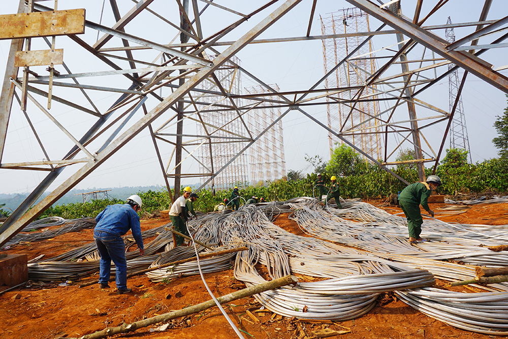 Công ty Điện lực Gia Lai: Đảm bảo cấp điện trong thời gian thi công đường dây 500 kV - Ảnh 2.