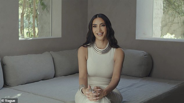 Kim Kardashian: &quot;Tôi gặp nhiều thử thách trong năm qua&quot; - Ảnh 1.