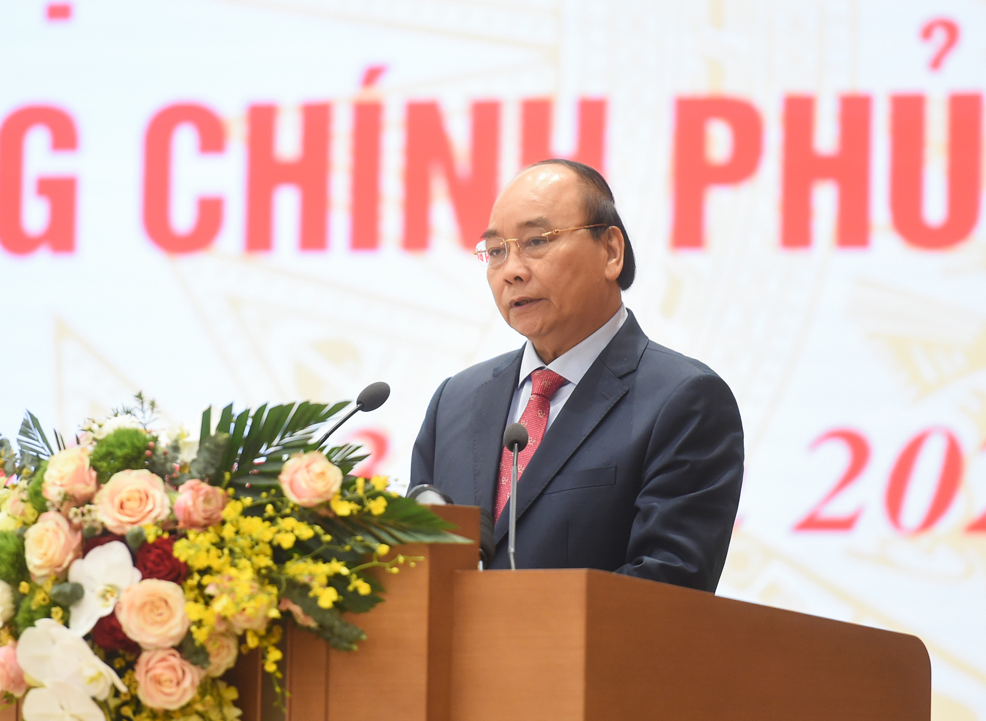 Thủ tướng Nguyễn Xuân Phúc: Chúng ta bàn giao những gì tốt đẹp nhất cho những đồng chí nhận nhiệm vụ mới - Ảnh 1.