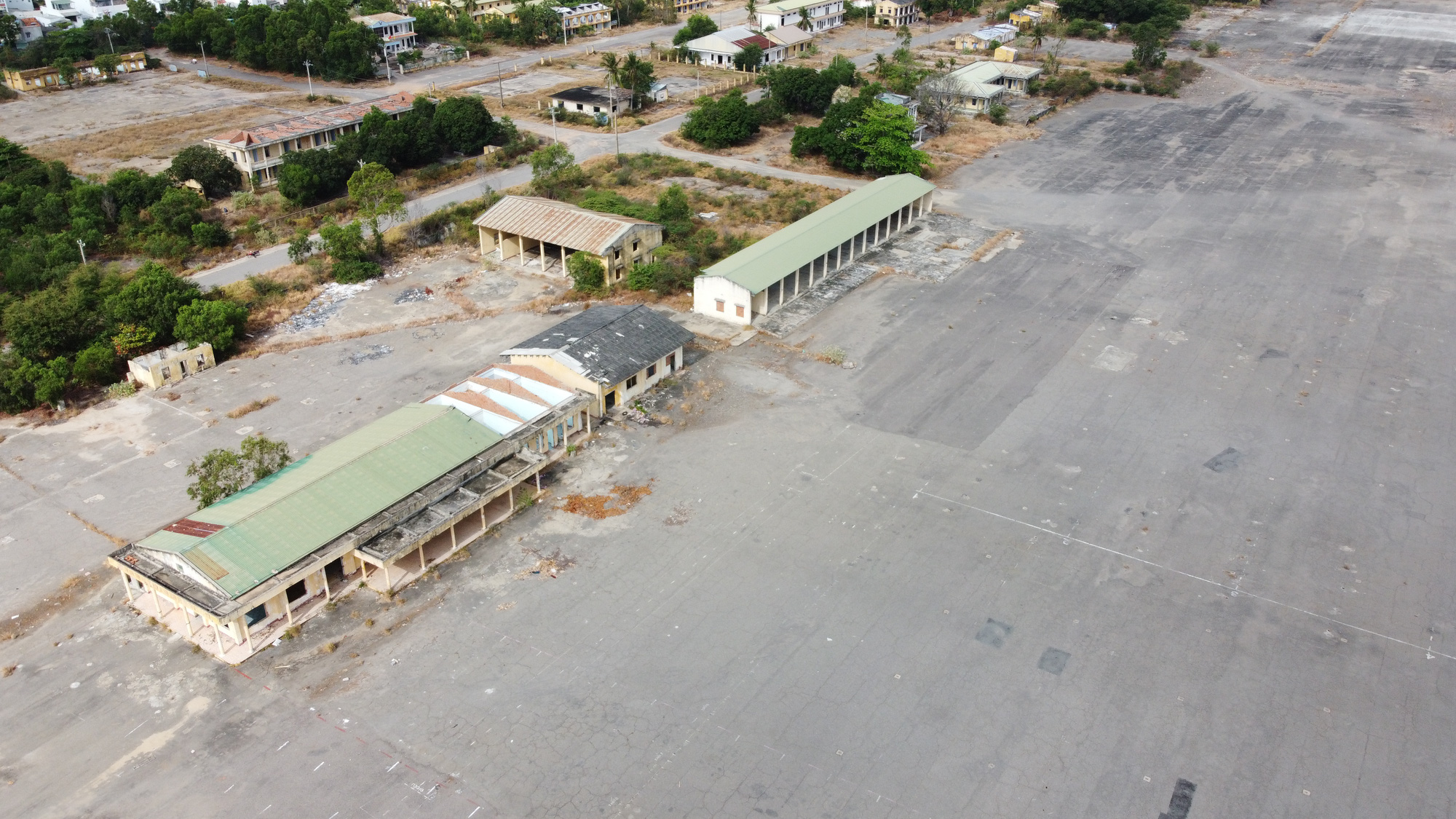 Toàn cảnh khu đất sân bay Nha Trang cũ chuẩn bị đấu giá - Ảnh 3.