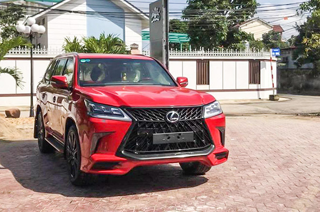 Xe của đại gia Lexus LX 570 đời 2008 độ 600 triệu, rao bán giá choáng - Ảnh 1.