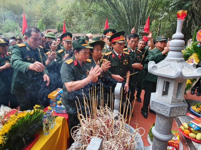 Ảnh: Các cựu chiến binh trong chiến tranh bảo vệ biên giới phía Bắc 1979 hội ngộ nơi ký ức đau thương - Ảnh 4.