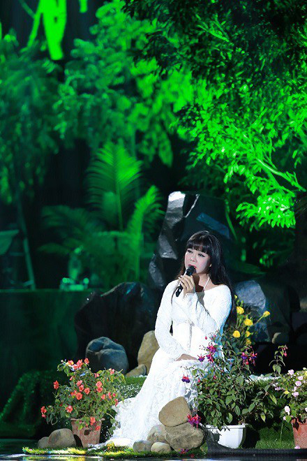Ca sĩ Ánh Tuyết tưởng nhớ Trịnh Công Sơn bằng đêm nhạc tại Hội An - Ảnh 3.