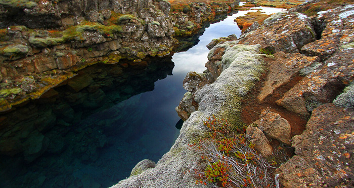 Khe nứt Silfra - nơi duy nhất trên Trái Đất có thể lặn  chạm vào hai lục địa cùng lúc - Ảnh 2.