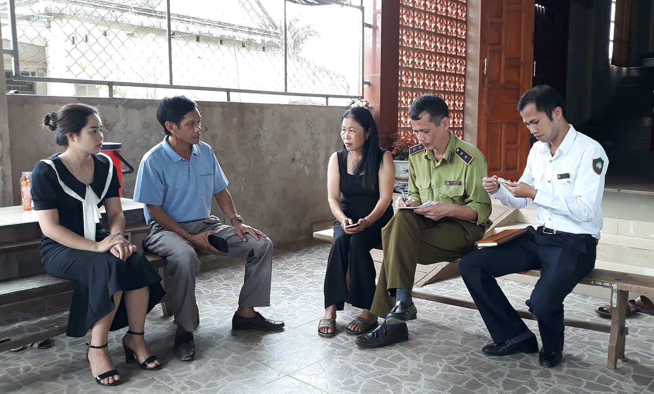 Chơi trò bong bóng thổi bằng ống hút học sinh bị ngộ độc - Ảnh 4.