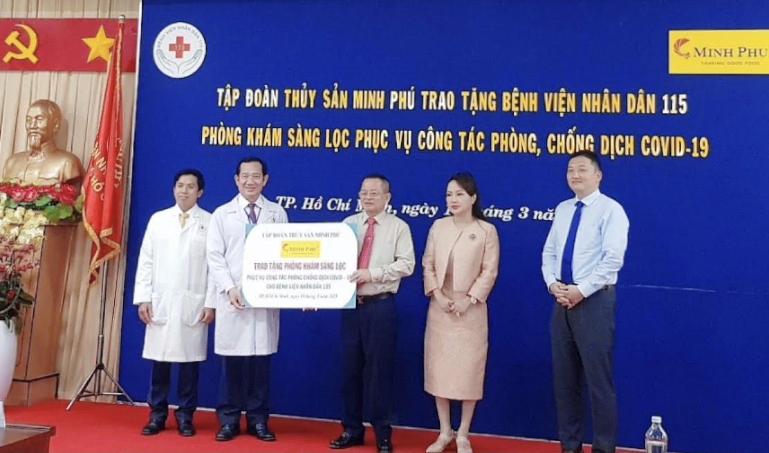 Tập đoàn Minh Phú trao tặng Bệnh viện 115 phòng khám sàng lọc phòng chống dịch Covid-19 - Ảnh 1.