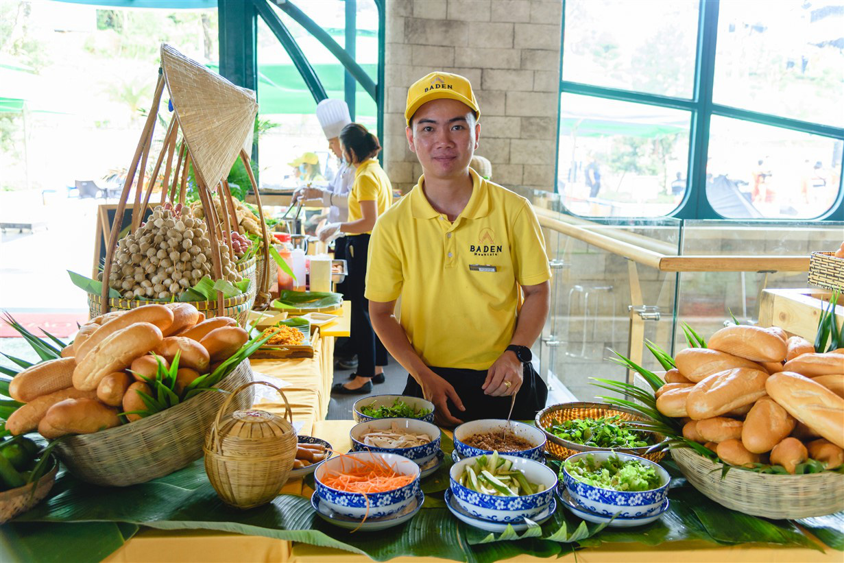 Tây Ninh: Trải nghiệm đặc sản ẩm thực bốn phương trên đỉnh núi Bà Đen - Ảnh 3.