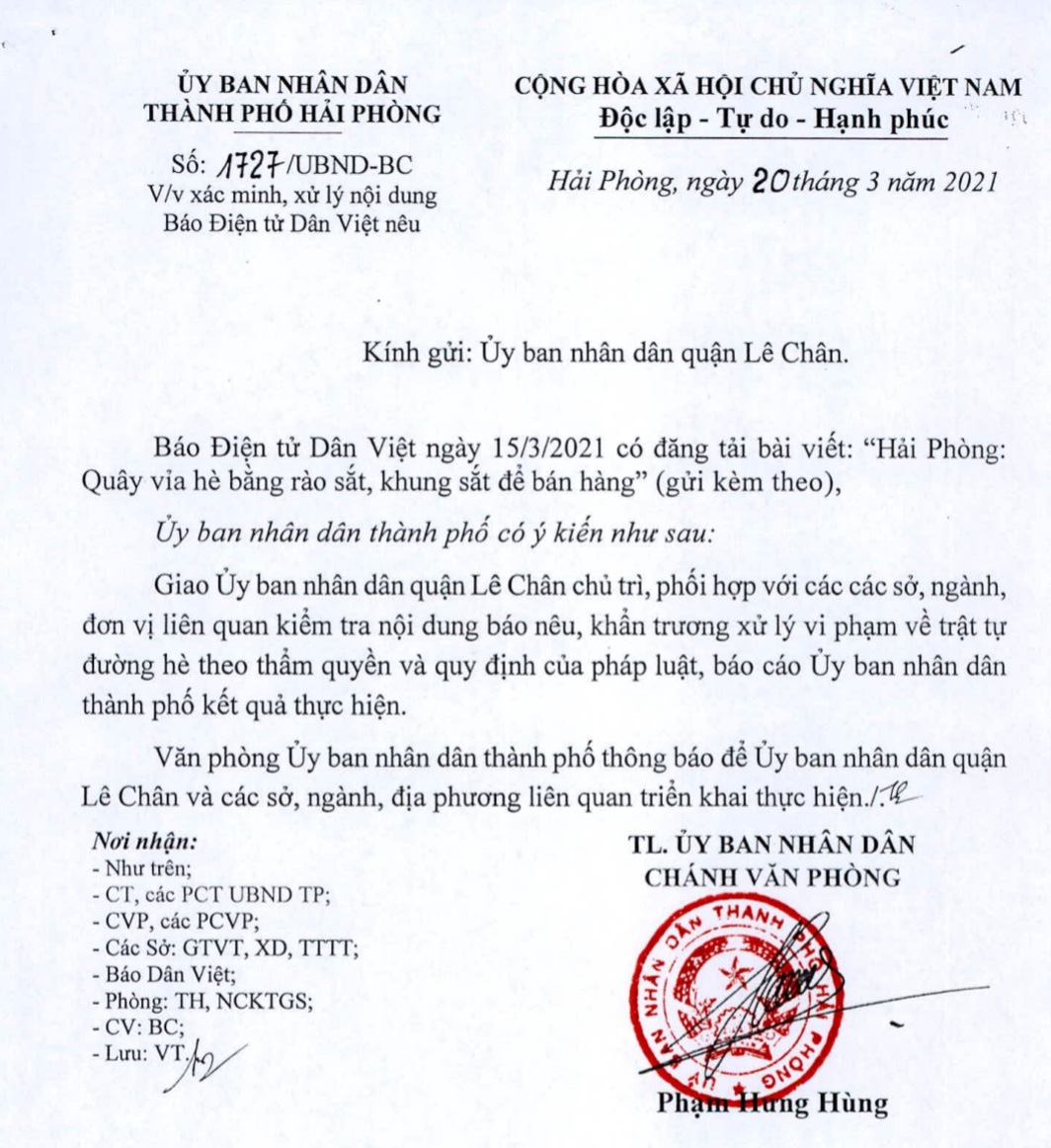 Lãnh đạo Hải Phòng yêu cầu khẩn trương xử lý vụ việc vỉa hè bị quây bằng rào sắt để bán hàng - Ảnh 2.