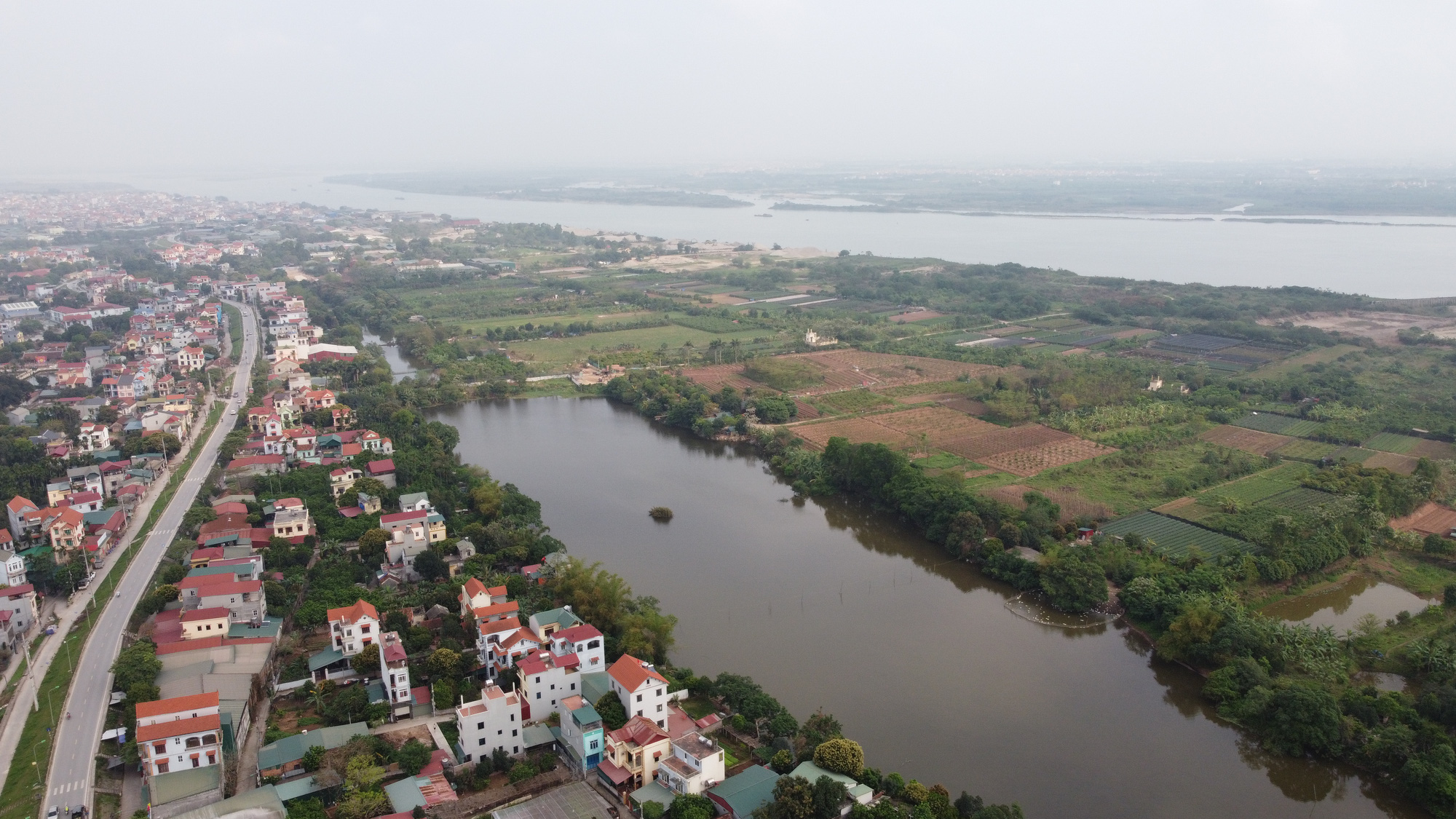 &quot;Nắn gân&quot; tình trạng giá đất &quot;tăng dựng đứng&quot; theo quy hoạch đô thị sông Hồng - Ảnh 2.