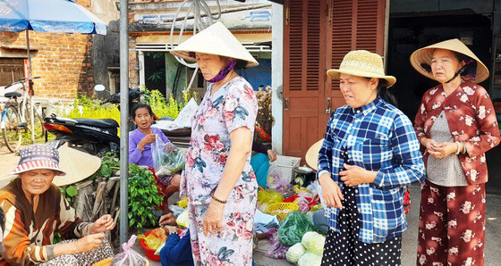 Gần 400 người ở Bình Định bị ngộ độc: Công an vào cuộc - Ảnh 1.