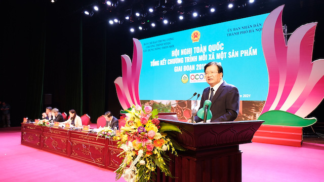 Phó Thủ tướng Chính phủ Trịnh Đình Dũng phát biểu chỉ đạo tại Hội nghị toàn quốc tổng kết Chương trình "Mỗi xã một sản phẩm" (OCOP), giai đoạn 2018 - 2020.