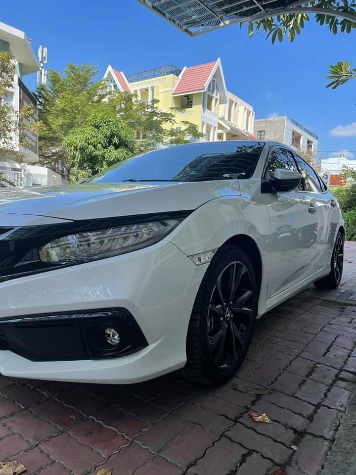 Honda Civic lăn bánh 9 tháng, zin từng con ốc, rao bán giá bất ngờ - Ảnh 3.