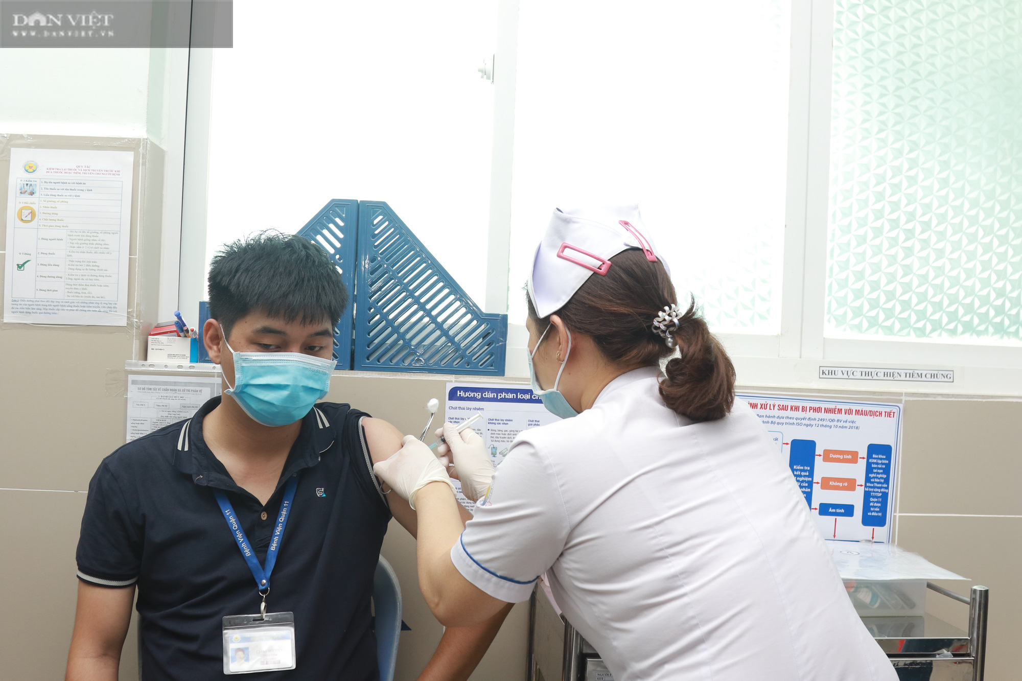 TP.HCM: Bắt đầu chiến dịch tiêm vắc xin Covid-19 tại bệnh viện tuyến quận - Ảnh 1.