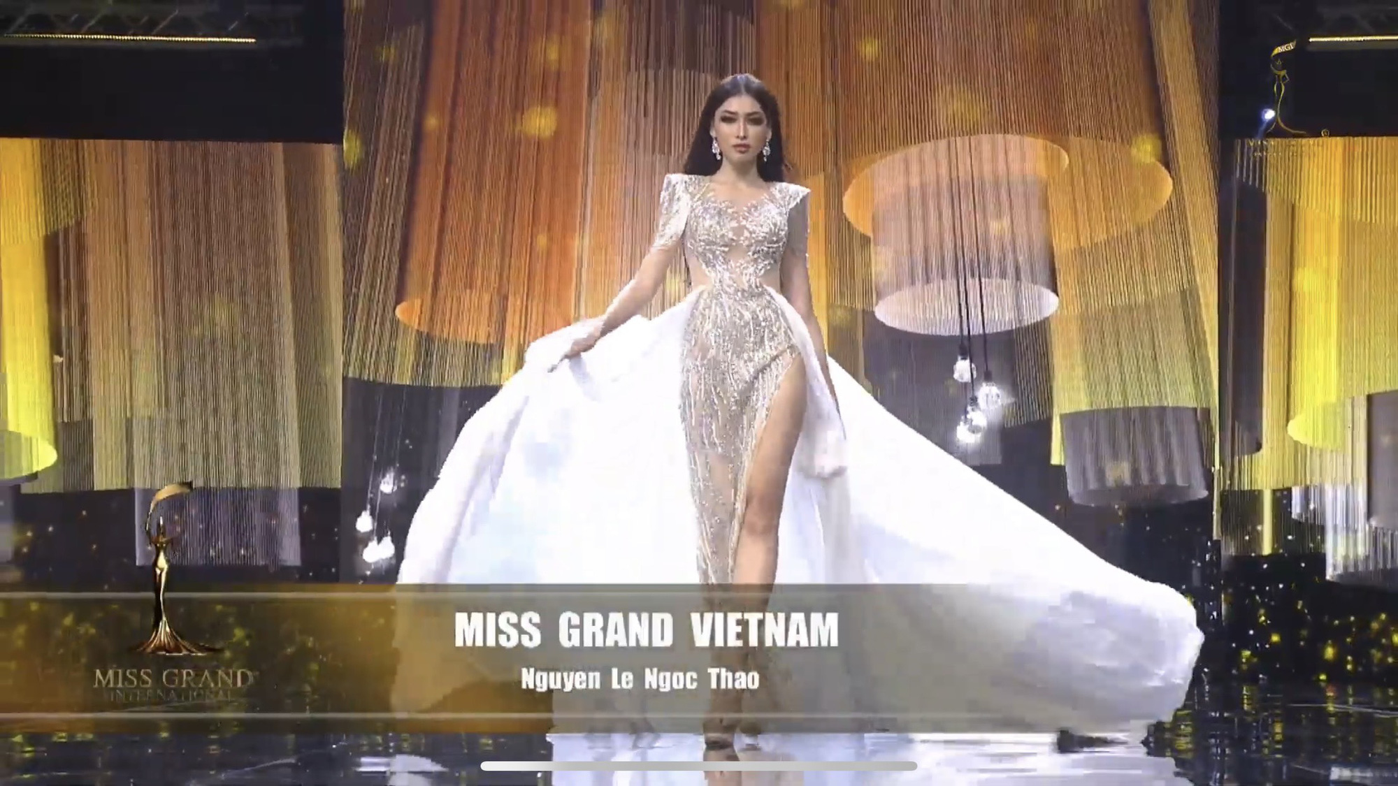 Á hậu Ngọc Thảo thi bán kết Miss Grand International 2020: Tự tin trình diễn, fan trầm trồ - Ảnh 2.