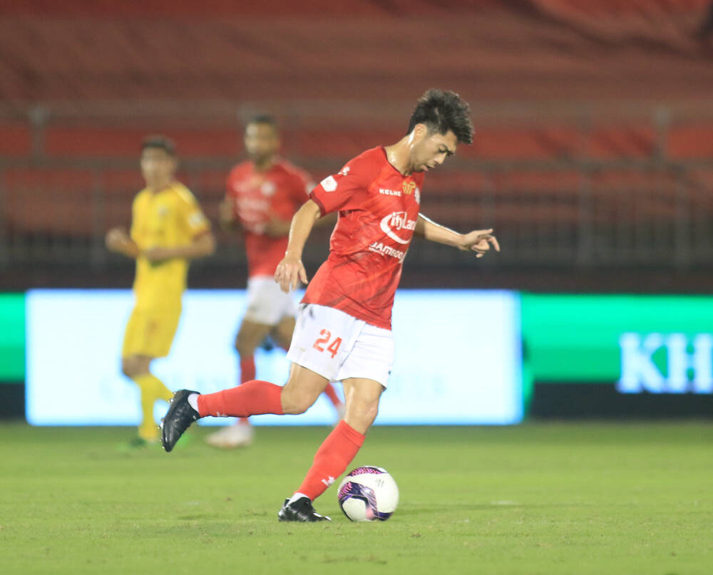 Mâu thuẫn Kiatisak - Lee Nguyễn gây sốc V.League một thời: Đâu là sự thật? - Ảnh 1.