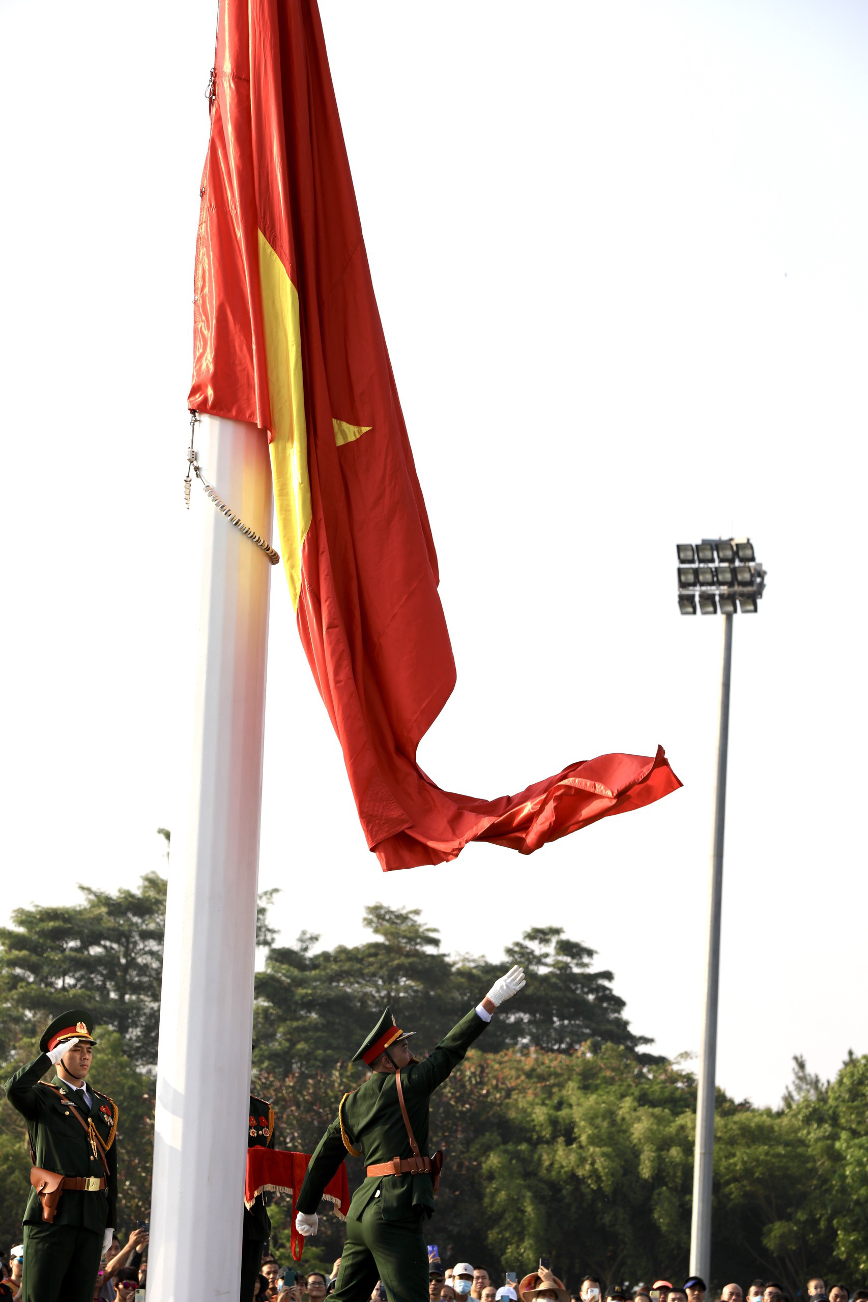 Lễ thượng cờ Tiền Phong Marathon 2021: Quốc kỳ Việt Nam tung bay với khát vọng hùng cường - Ảnh 2.