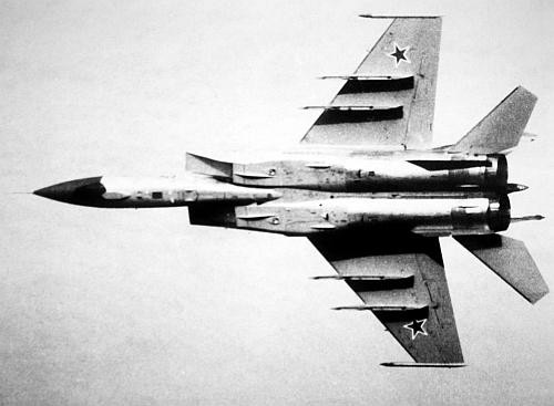 [ẢNH] Giải mật vụ 100 máy bay Liên Xô suýt tấn công hạt nhân NATO - Ảnh 16.
