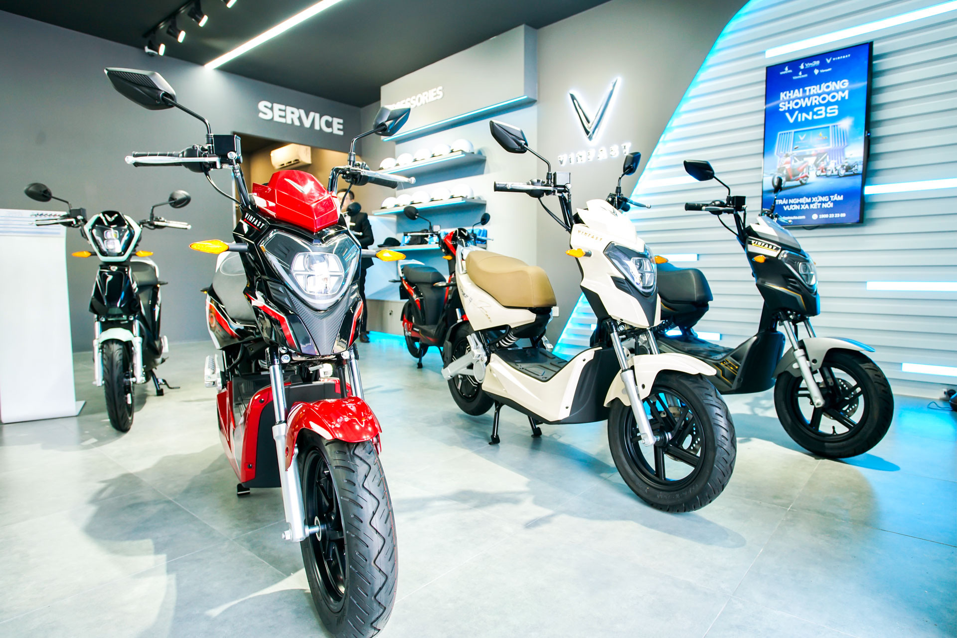  Khai truowng 64 showroom xe máy điện VinFast kết hợp trung tâm trải nghiệm Vin3S toàn quốc - Ảnh 5.