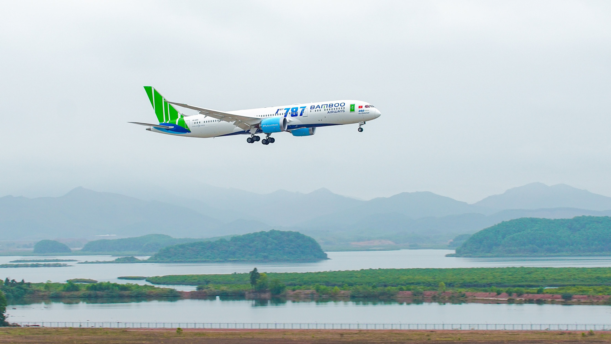 Vietnam Airlines và Bamboo Airways chưa đủ điều kiện bay tới Mỹ - Ảnh 1.