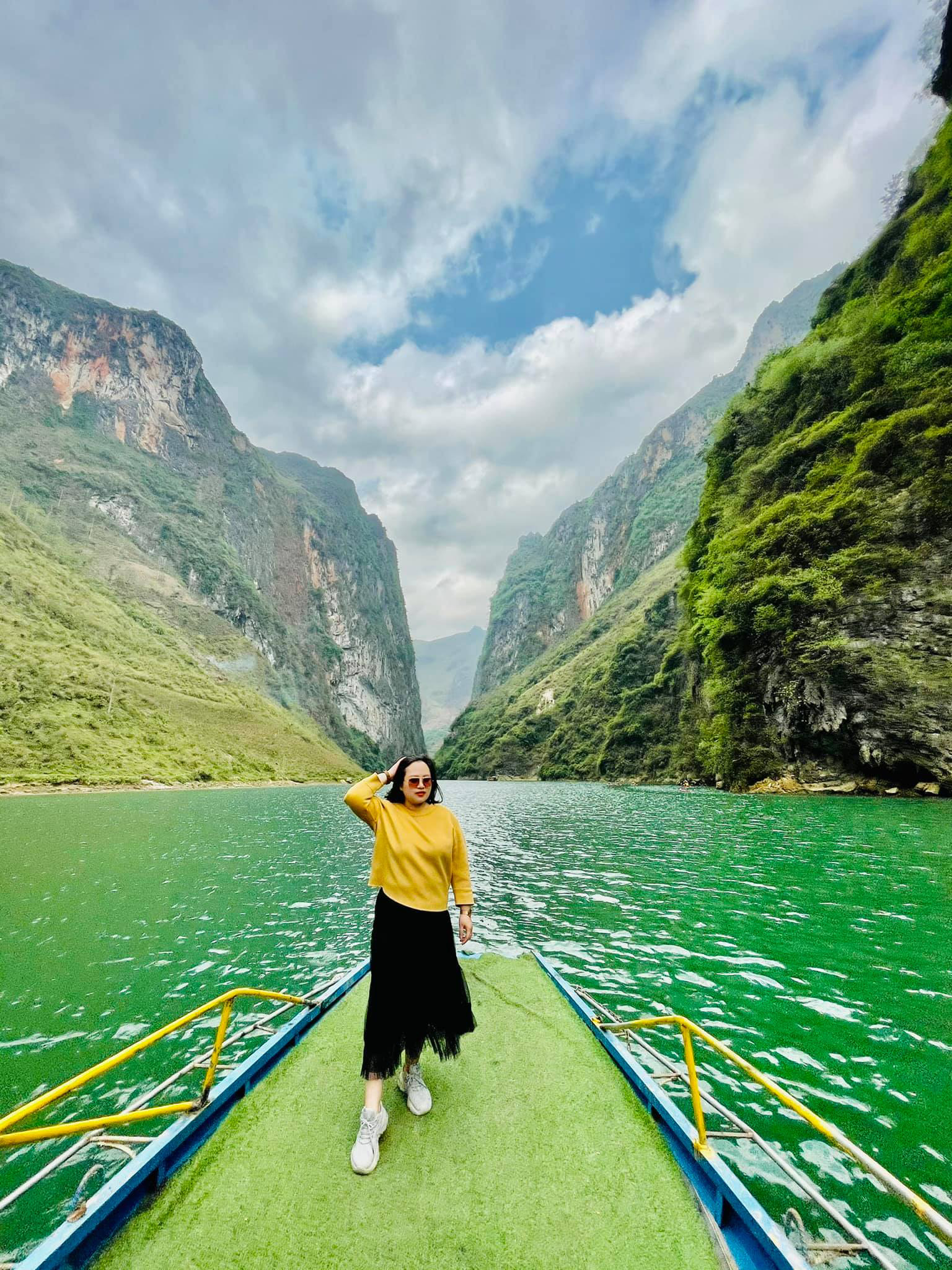 Du lịch Hà Giang: Chinh phục sông Nho Quế - ngắm tuyệt tác thiên nhiên