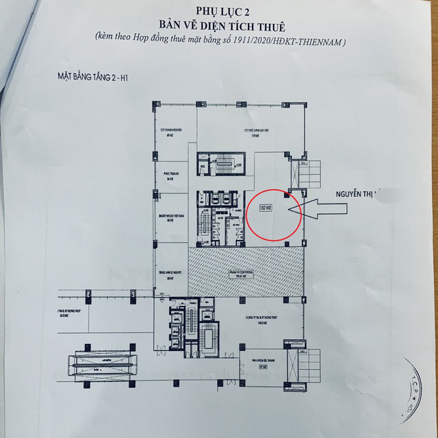 Chủ đầu tư đã vi phạm gì trong vụ nữ giám đốc cùng nhân viên rơi từ trần chung cư trọng thương? - Ảnh 1.