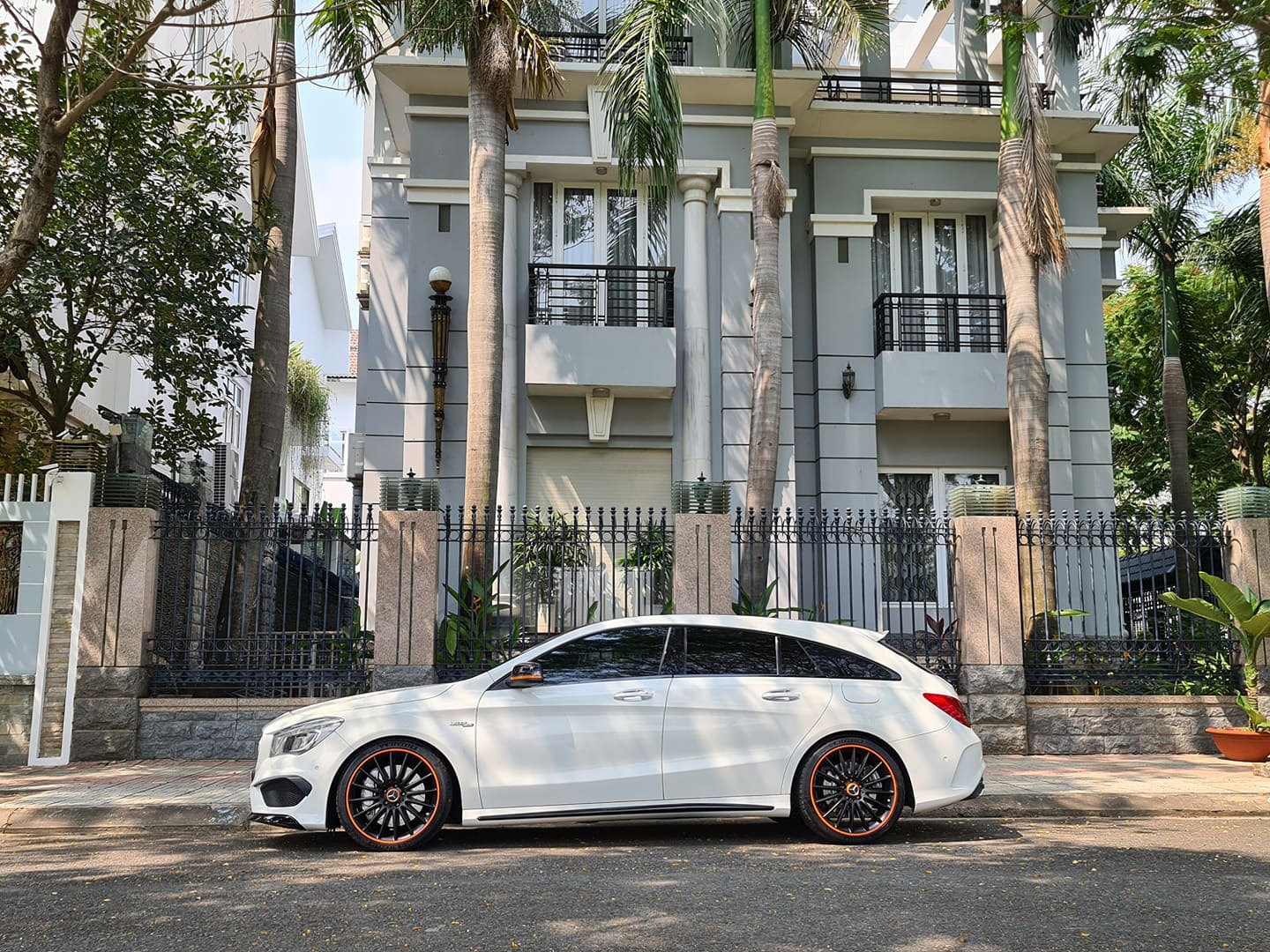 Mercedes-Benz CLA 45 AMG Shooting Brake độc nhất Việt Nam rao bán: Rẻ như Honda Accord, chỉ chạy 8.000km/năm - Ảnh 2.